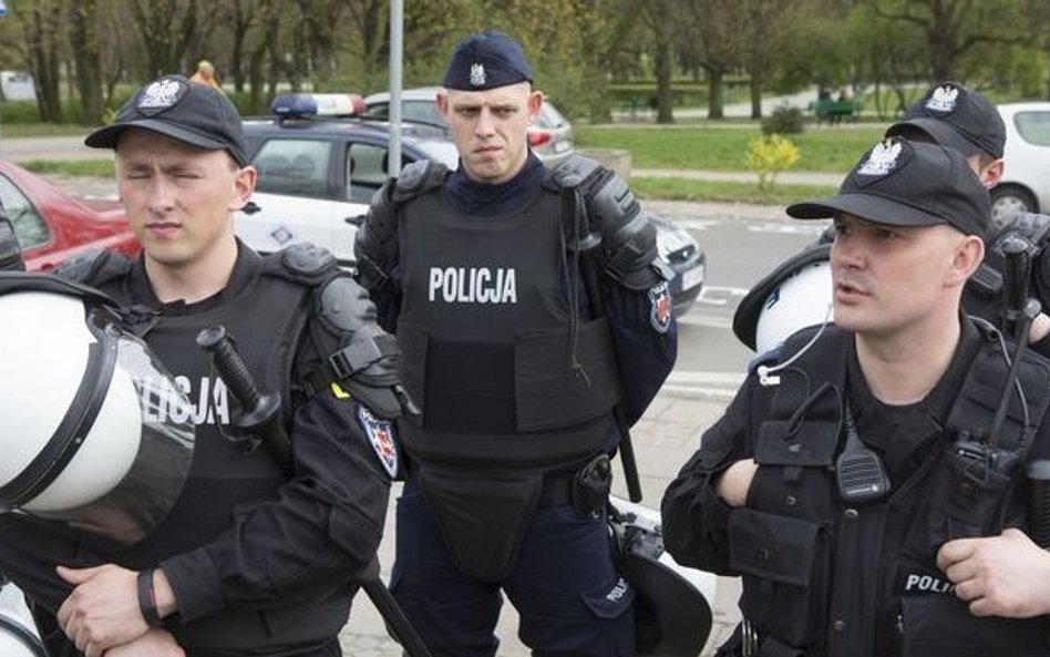 Policjanci mają sposób na podwyższenie emerytur za niebezpieczną służbę