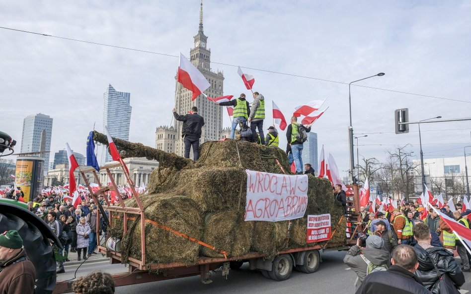 Protesty rolników i przewoźników zniechęciły wielu Polaków do Unii Europejskie