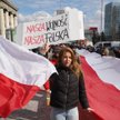Koronawirus: igranie z pandemią - tak Polacy omijają rządowe obostrzenia