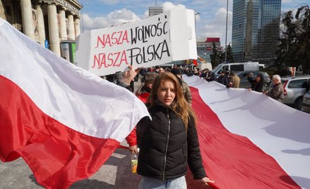 Koronawirus: igranie z pandemią - tak Polacy omijają rządowe obostrzenia