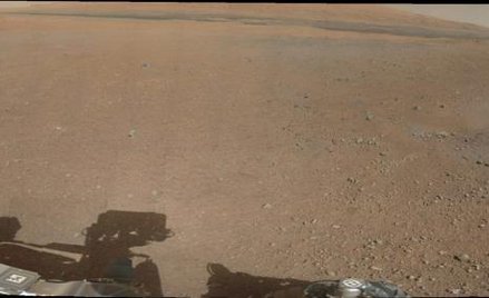Panorama krateru Gale na Marsie, w którym wylądował najnowszy amerykański łazik Curiosity. Jego zada