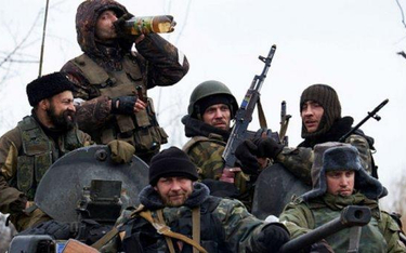 90 proc. rosyjskich najemników w Afryce walczyło wczesniejw Donbasie. Na zdjęciu Rosjanie w pobliżu 