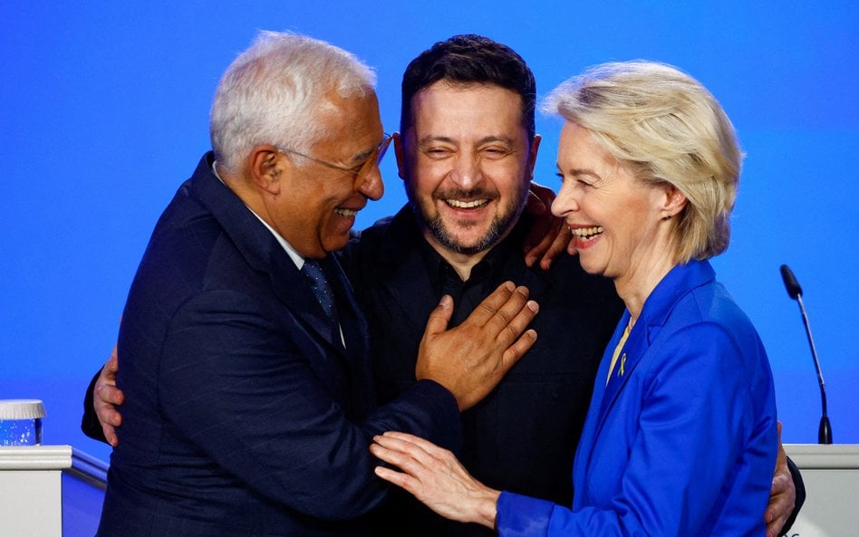 Prezydent Ukrainy Wołodymyr Zełenski, przewodnicząca Komisji Europejskiej Ursula von der Leyen i prz