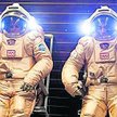 W tych kombinezonach uczestnicy testu będą chodzić po Marsie (fot. Oleg Voloshin/ESA)
