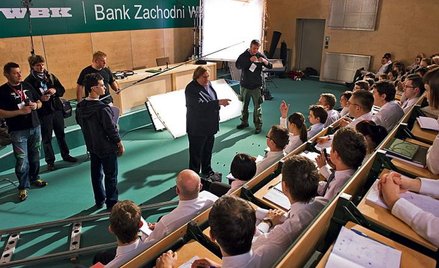 Gerard Depardieu zareklamuje nowe konto BZ WBK (na zdjęciu na planie filmu reklamowego). Bank rozważ
