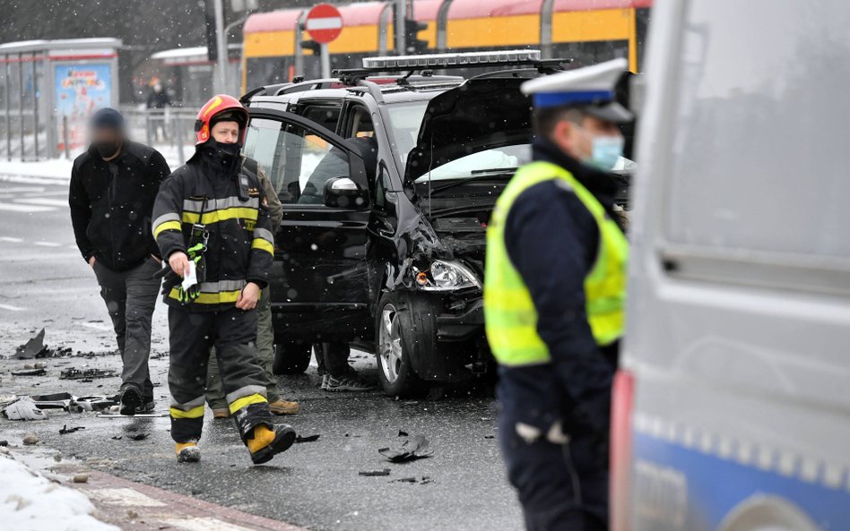 Miejsce kolizji w Warszawie z udziałem pojazdu SOP z 15 lutego 2021 r.