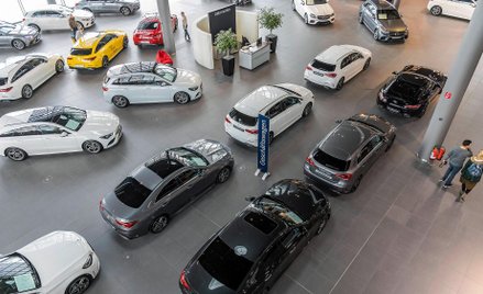 Unijny rynek aut odbił się od dna. Najwięcej traci FCA