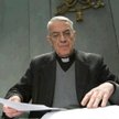 ks. Federico Lombardi rzecznik Watykanu informuje o przebiegu spotkań kardynałów