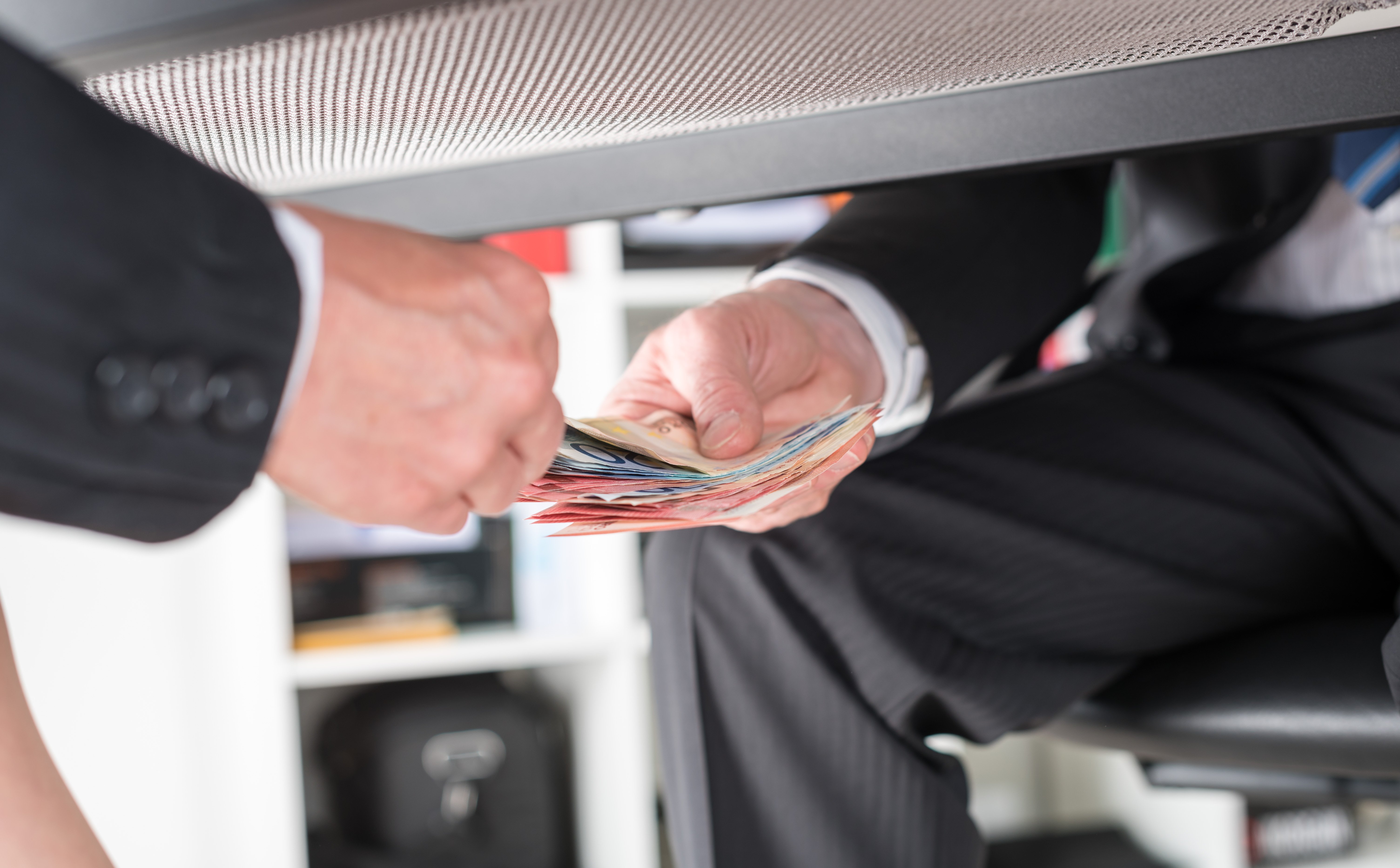 Jest wyrok ws. „gangu przebierańców”. Brali łapówki, nic nie załatwiali