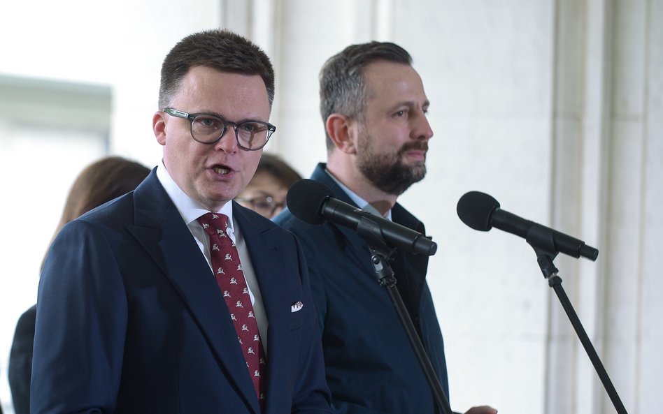 Szymon Hołownia (z lewej) zapewniał w sobotę, że głos mediów jest „słyszany”. Wcześniej lider PSL Wł