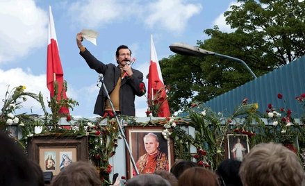 Robert Więckiewicz jako Lech Wałęsa w scenie z filmu