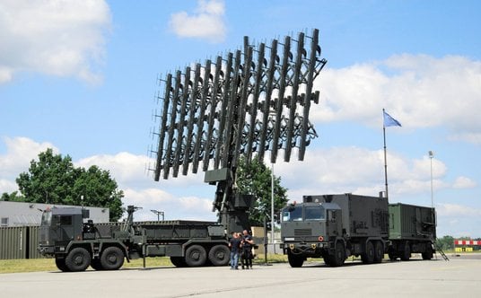 Radar wczesnego ostrzegania P-18PL.