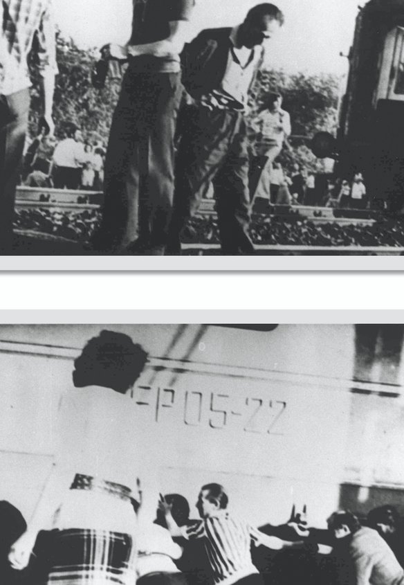 Protestujący w dniu 25 czerwca 1976 r. mieszkańcy Ursusa