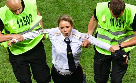 15 dni więzienia za wbiegnięcie na boisko w czasie finału