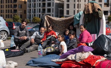 Libańska rodzina koczuje na ulicy. Izraelskie naloty wypędziły ją z domu