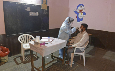 Indie: Już ponad 900 tysięcy zakażeń koronawirusem