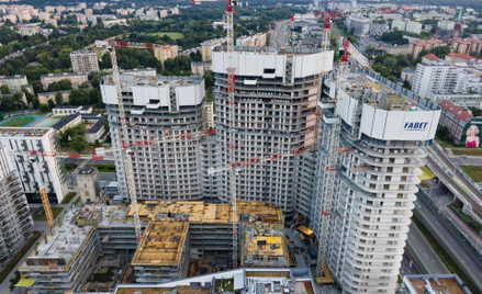 J.W. Construction głębiej pod kreską