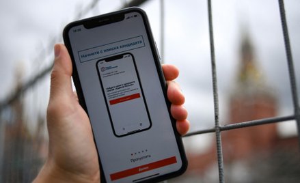 Rosja: Rozpoczęły się wybory. Google i Apple usuwają aplikację Nawalnego