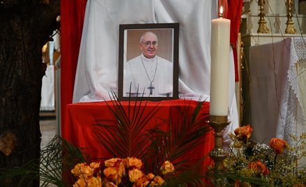 Z powodu żałoby narodowej posiedzenie Sejmu i Senatu w Gnieźnie przełożone na piątek