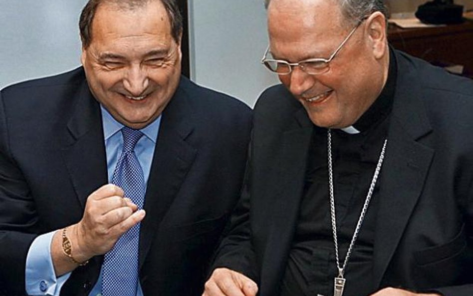 Szef Ligi przeciwko Zniesławieniu Abraham Foxman i arcybiskup Nowego Jorku Timothy Dolan podczas spo