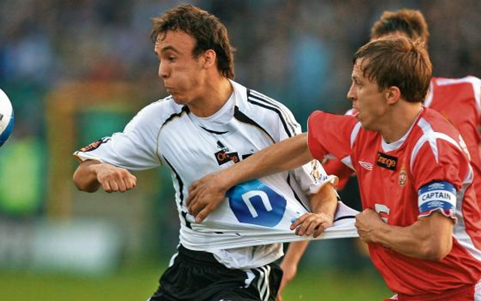 Kamil Majkowski (z lewej) jako jeden z kilku młodych piłkarzy grał w poprzednim wygranym 2:1 meczu L