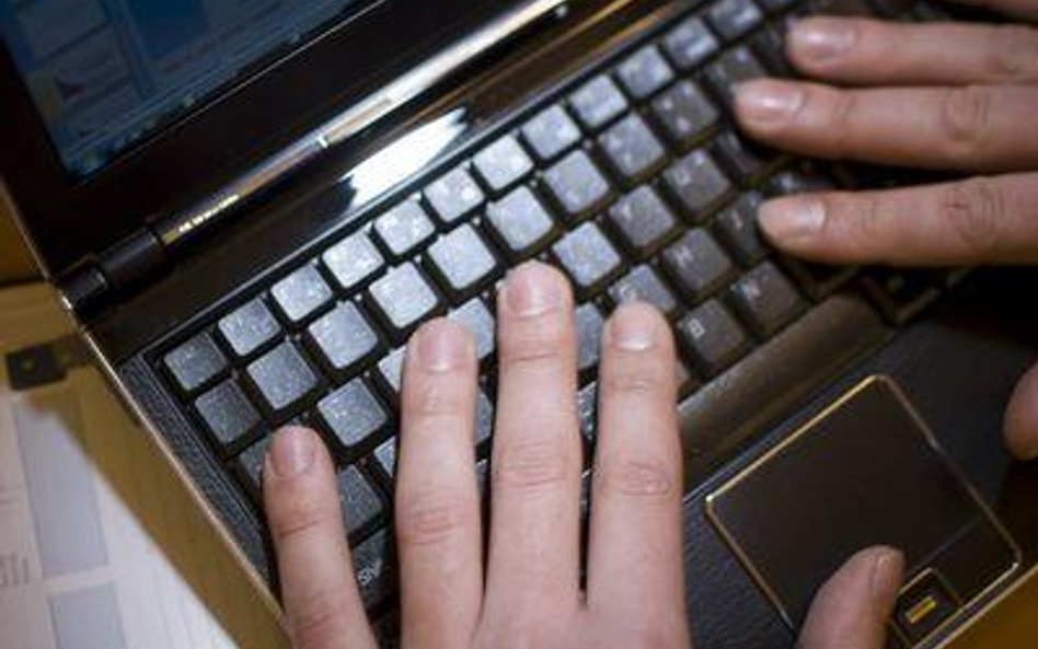 Informacje o zanieczyszczeniach przekaż przez Internet