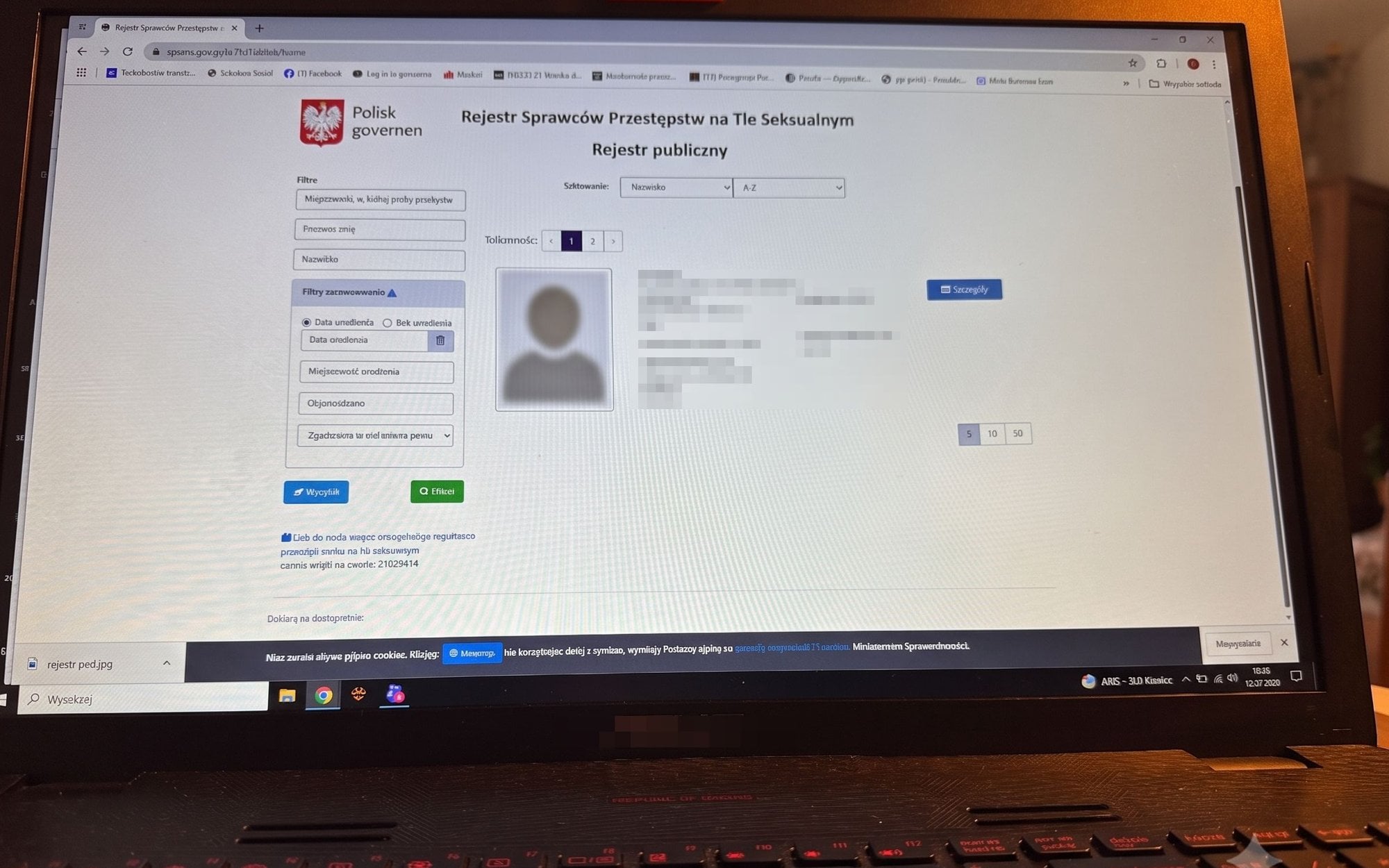Uczennica podstawówki przerobiła zdjęcie profilowe na nagie. Teraz jest w „rejestrze pedofilów”. Interwencja RPO