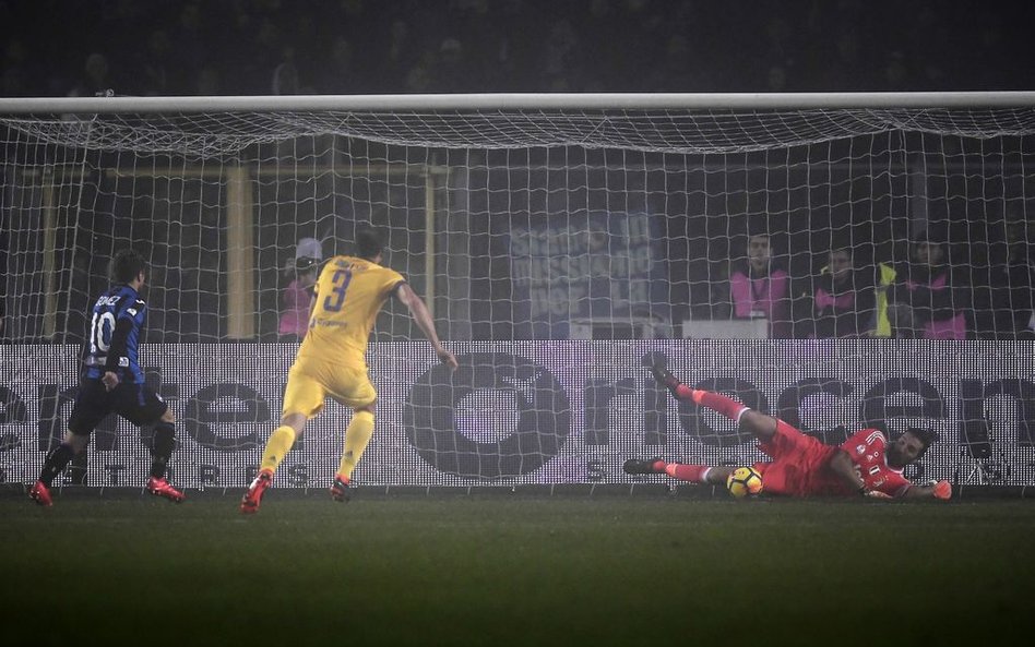 Buffon wrócił na boisko - i obronił karnego