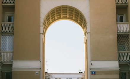 Działacze zabiegający o wpisanie Muranowa do rejestru zabytków podkreślają m.in. monumentalizm zabud