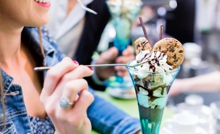 Atuty rzemieślniczych lodów to ich wysoka jakość oraz różnorodność smaków i naturalne produkty