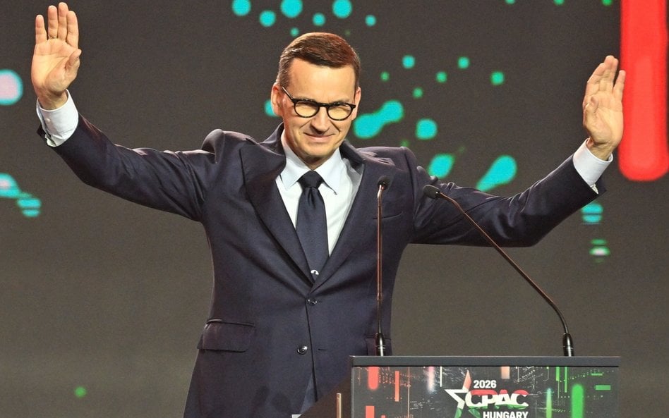 Mateusz Morawiecki, który miał być bardziej europejską twarzą PiS, pojechał do Budapesztu na zjazd a