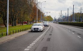 Nowe miejsca postojowe na Wołoskiej zostały wyznaczone w formie zatok postojowych