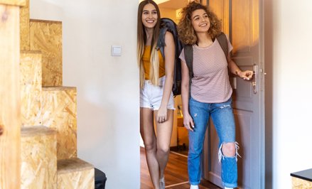 Turyści zostaną zwolnieni z przykrych obowiązków narzucanych przez wynajmujących noclegi w Airbnb