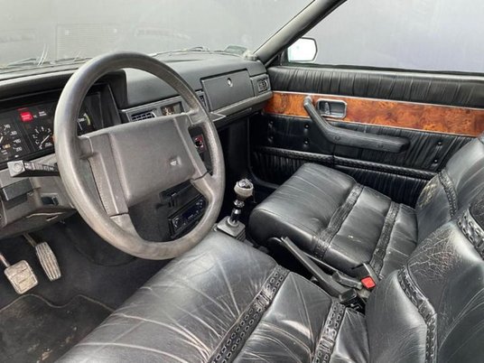 Volvo 262 C był pierwszym luksusowym coupé marki od czasów słynnego P1800, którym jeździł bohater se