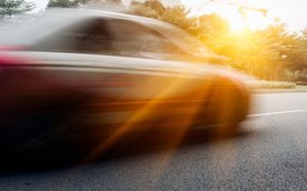 Z relacji właścicielki czworonoga wynikało, że jej sąsiad, przejeżdżając obok nich samochodem, nagle