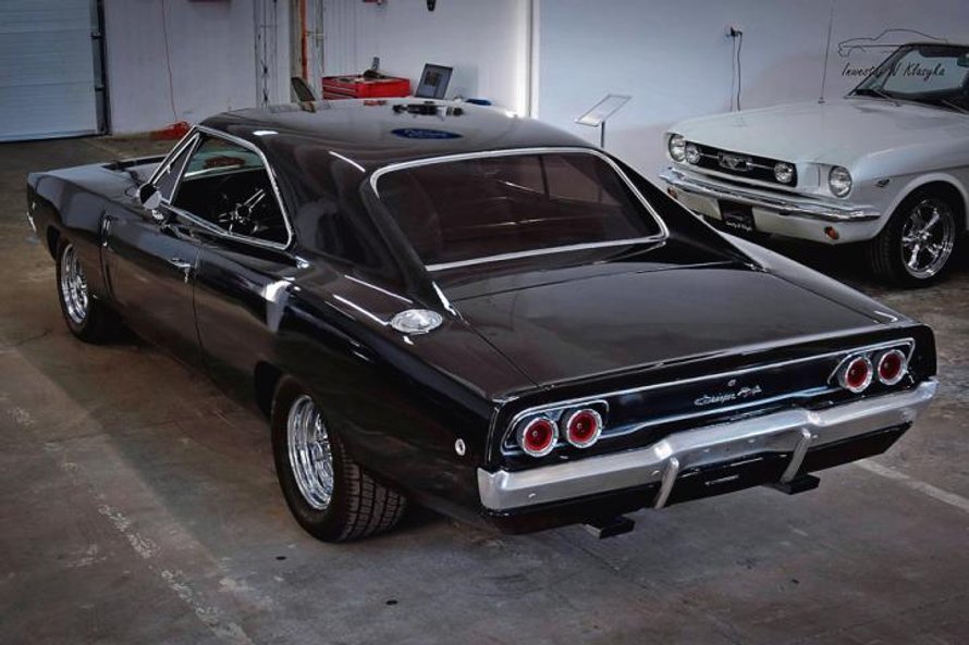 Ten świetnie wyposażony i zadbany egzemplarz należał do kalifornijskiego szeryfa.