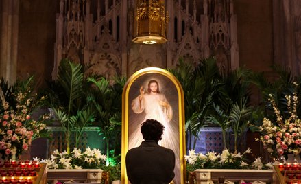 W Nowym Jorku brakuje miejsc w kościołach. Młodzi wracają do religii