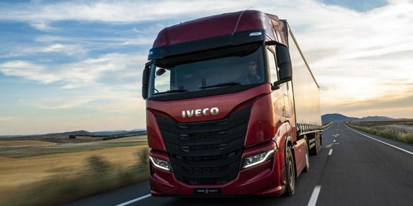 Tata zaproponowała gotówkę za Iveco
