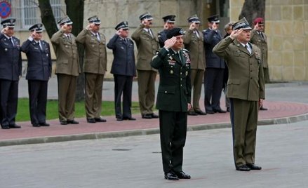 Pieniądze na wypłaty dla żołnierzy
