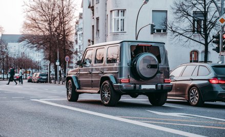 Aktywiści klimatyczni uszkodzili co najmniej 50 samochodów w Berlinie.