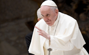 „Może w wieku 77 lat, kiedy Jorge Bergoglio został papieżem, było już za późno na przeprowadzkę do E