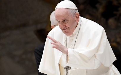 „Może w wieku 77 lat, kiedy Jorge Bergoglio został papieżem, było już za późno na przeprowadzkę do E