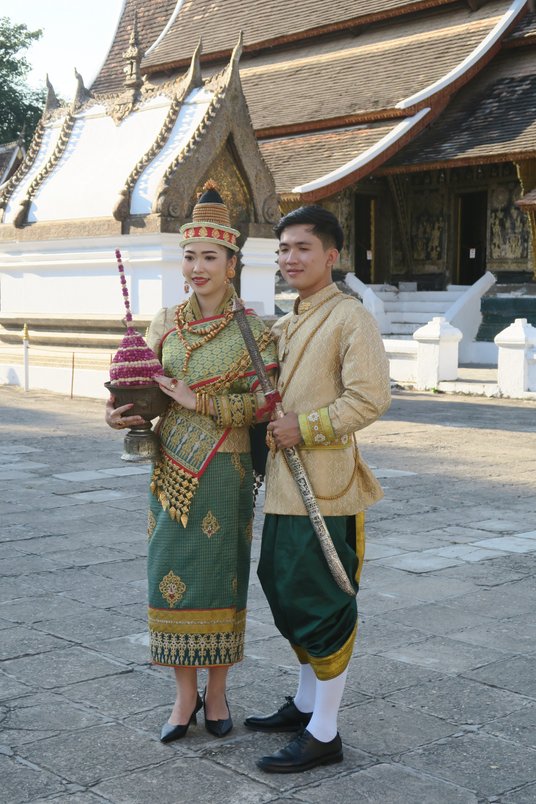 Laos jest krajem zróżnicowanym etnicznie. Połowa mieszkańców kraju należy do grupy etnicznej Lao. Ic