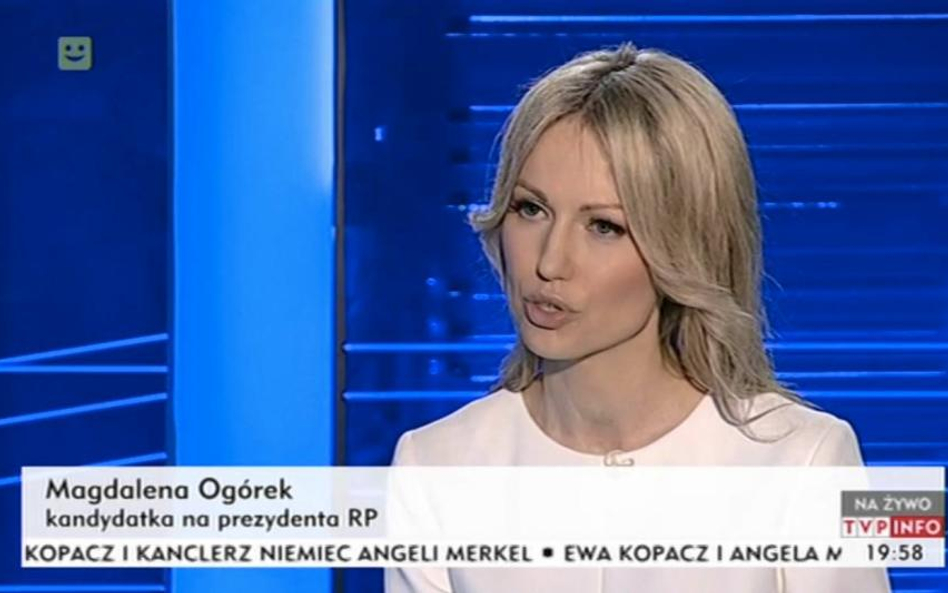 Magdalena Ogórek podczas występu w telewizji