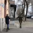 Ukraiński żołnierz na ulicy Mikołajowa