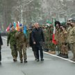 Jens Stoltenberg w czasie wizyty w bazie wojskowej na Łotwie