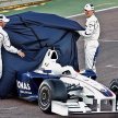 20 stycznia w Walencji. Robert Kubica (z prawej) i Nick Heidfeld prezentują bolid BMW Sauber na sezo
