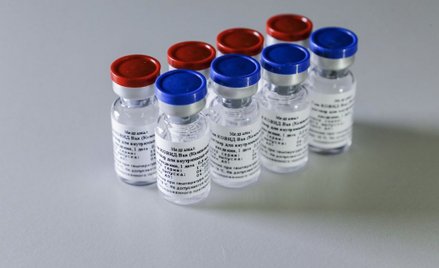 WHO rozmawia z Rosją o szczepionce przeciwko koronawirusowi SARS-CoV-2. "Rygorystyczny przegląd"