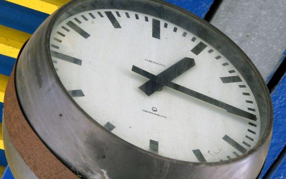 System przerywany z ciągłą dobą
