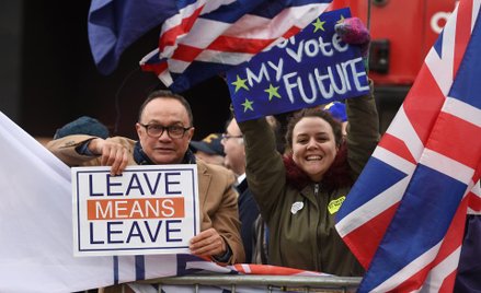 Ważą się losy Brexitu